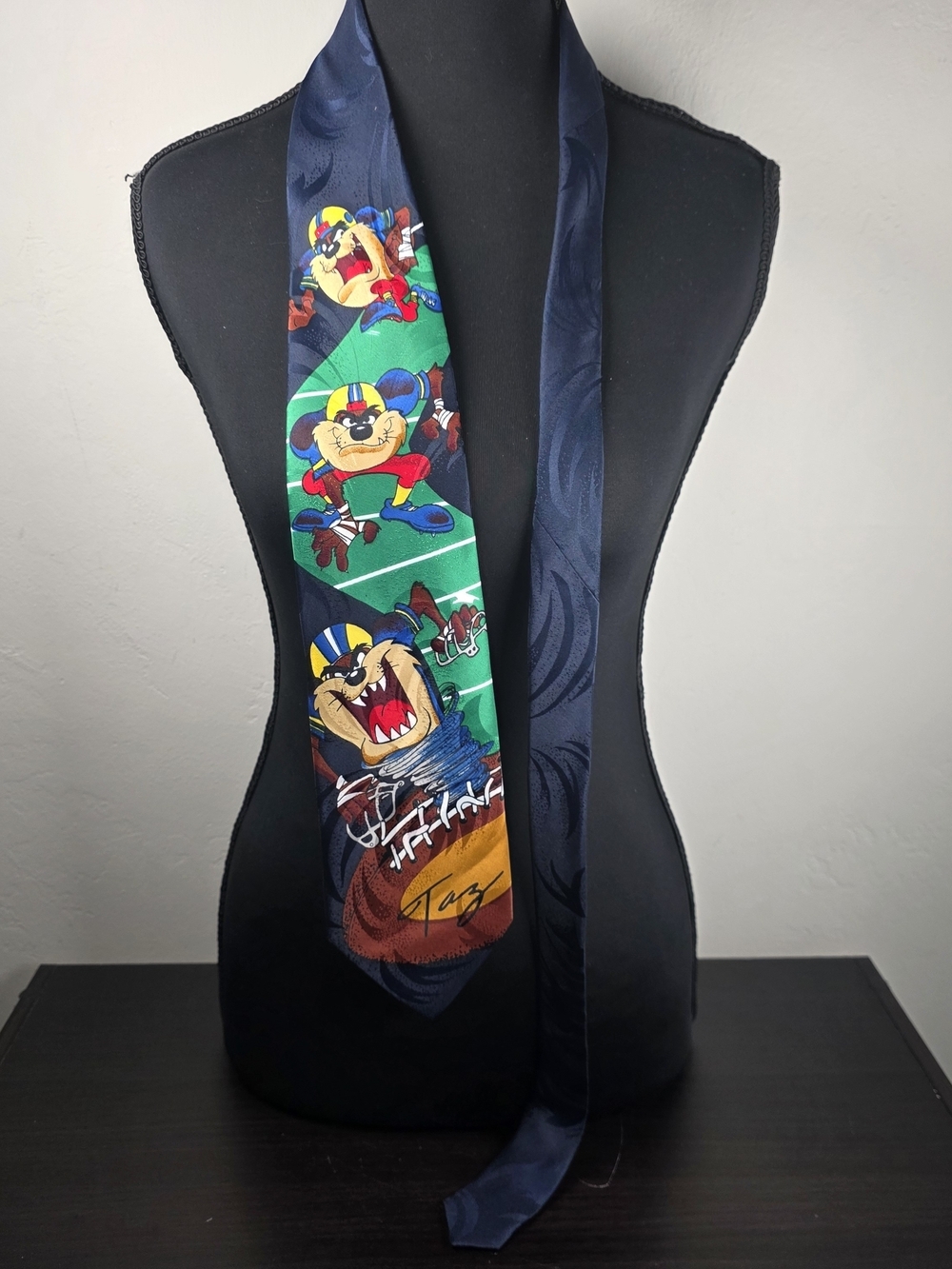Vintage 1996 Looney Tunes Mania Taz Football Necktie Warner Bros Tie